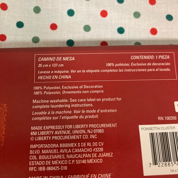 NIW Winter wonderland red poinsettia cluster table runner - Picture 6 of 9